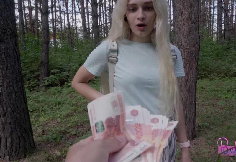 Dùng tiền gạ xxx ghệ hám tiền ngay trong rừng vắng vẻ